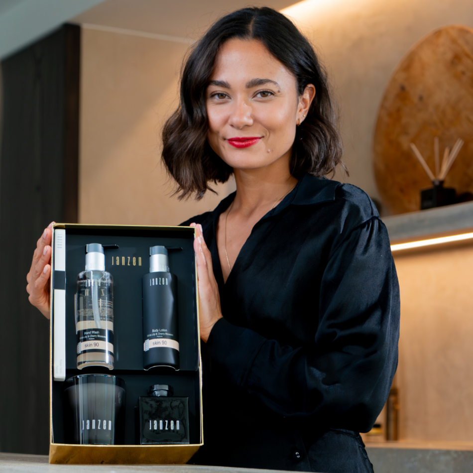 Luxury Moments Skin 90-XL